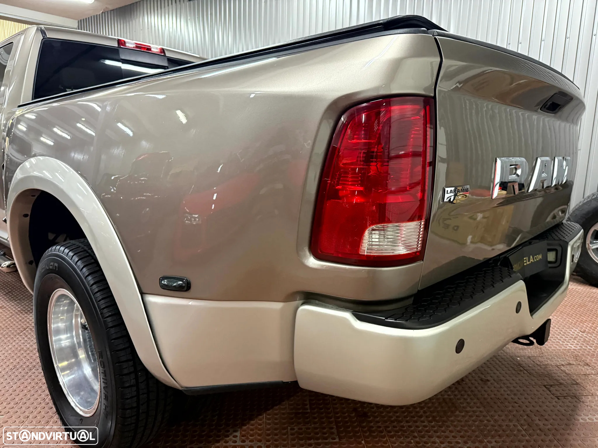 Dodge RAM 3500 Dually 6.7 Cummins Laramie - 47