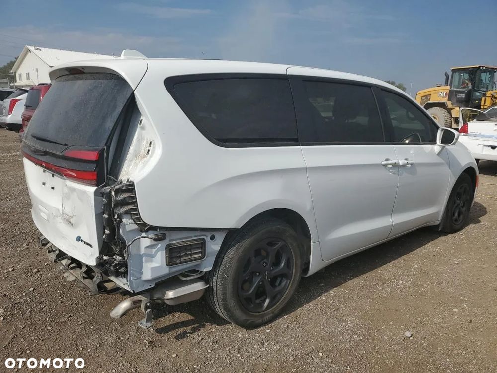 Chrysler Pacifica - 6