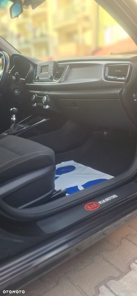 Kia Rio 1.2 L - 3