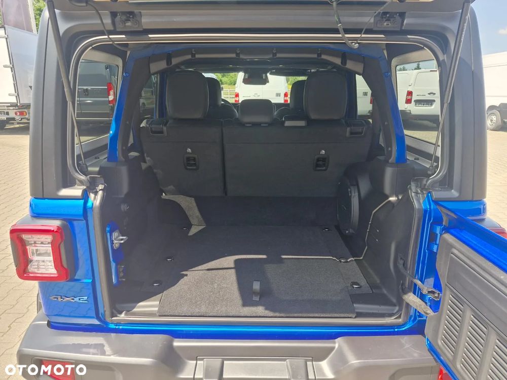 Jeep Wrangler - 25