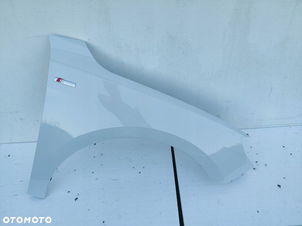 Błotnik prawy Audi A1 82a