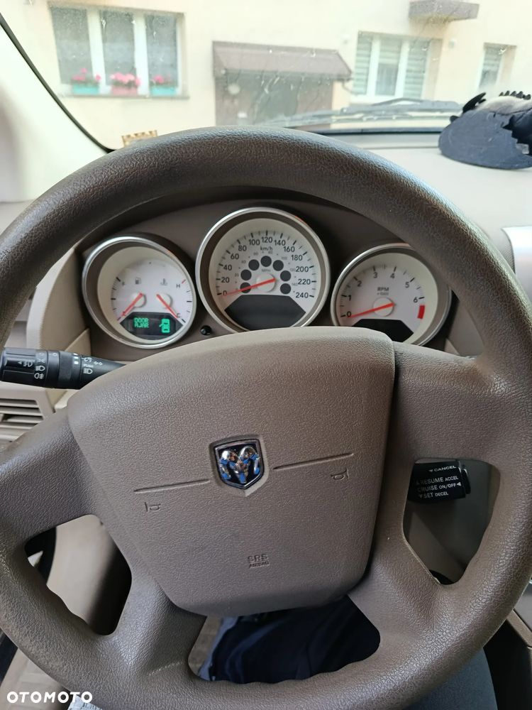 Dodge Caliber - 6