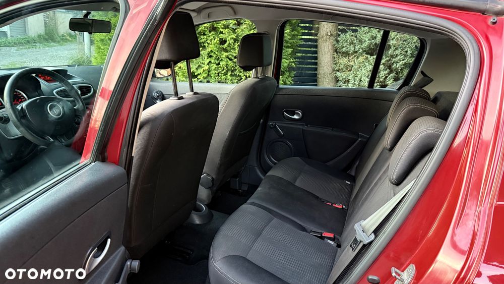 Renault Clio - 26
