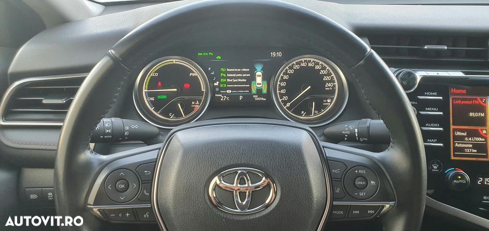 Toyota Camry 2.5 Exclusive - 30