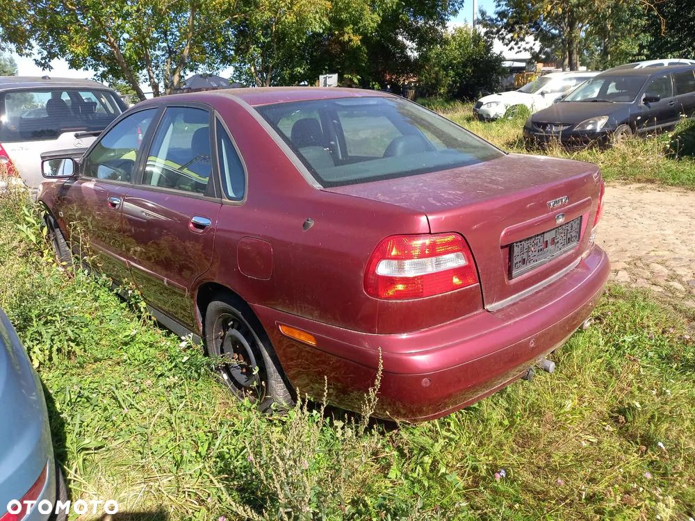 Części Volvo  S40 1.6 benzyna  sedan  5 - drzwi - 3