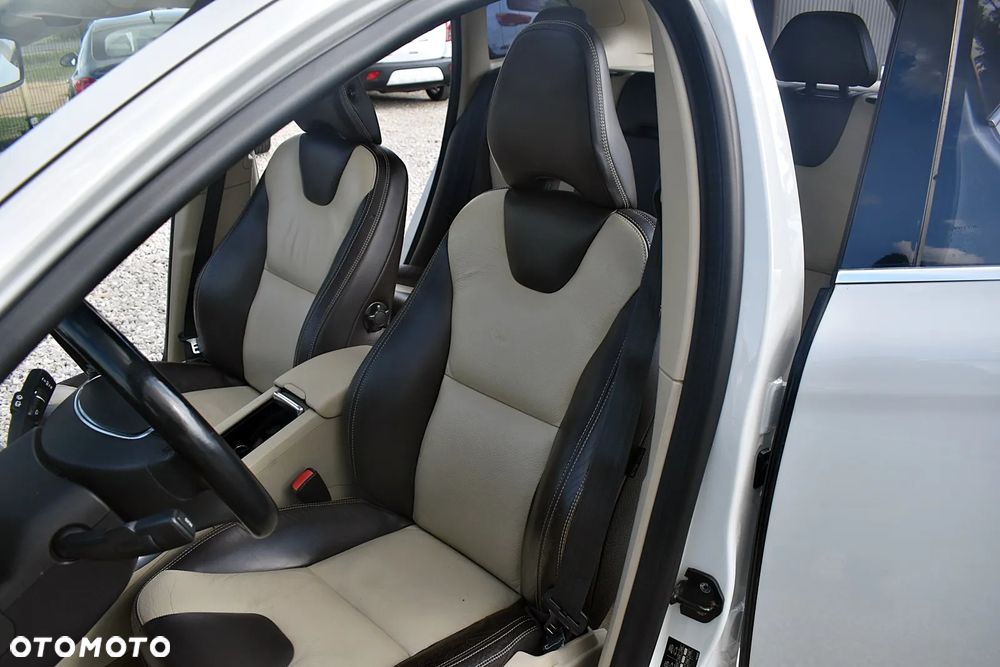 Volvo XC 60 2.4D AWD Summum - 18