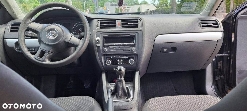 Volkswagen Jetta 1.6 TDI Comfortline - 25