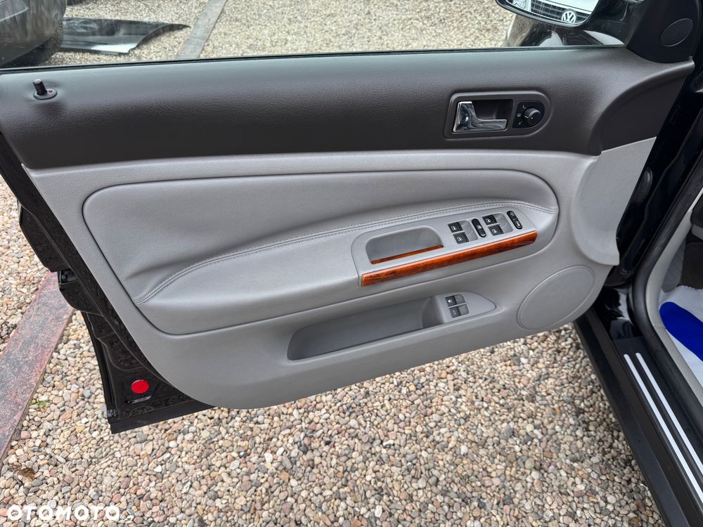 Volkswagen Passat - 22