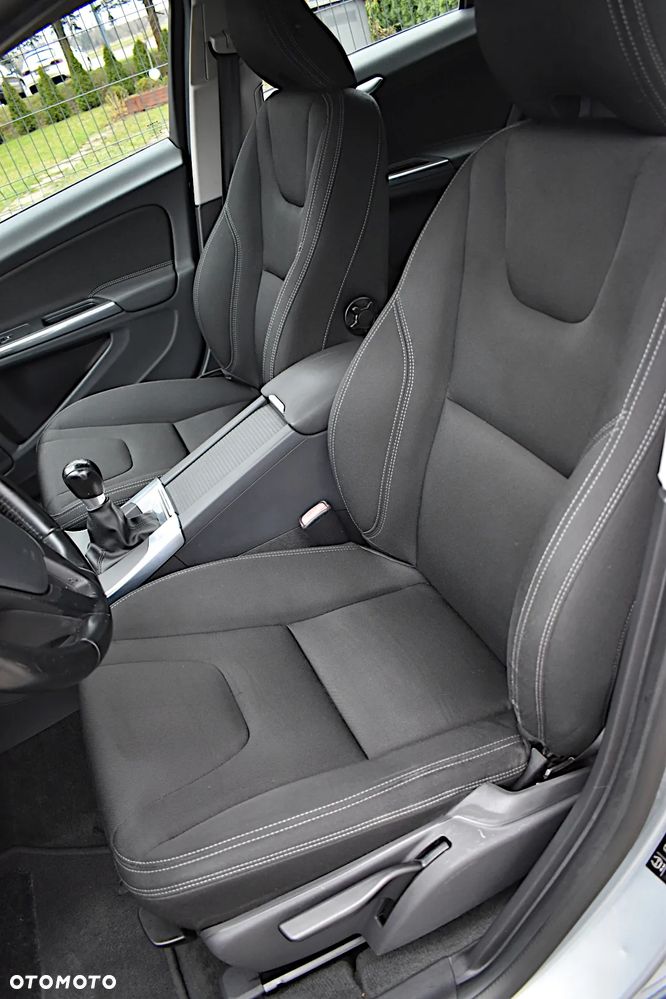 Volvo V60 DRIVe Momentum - 7