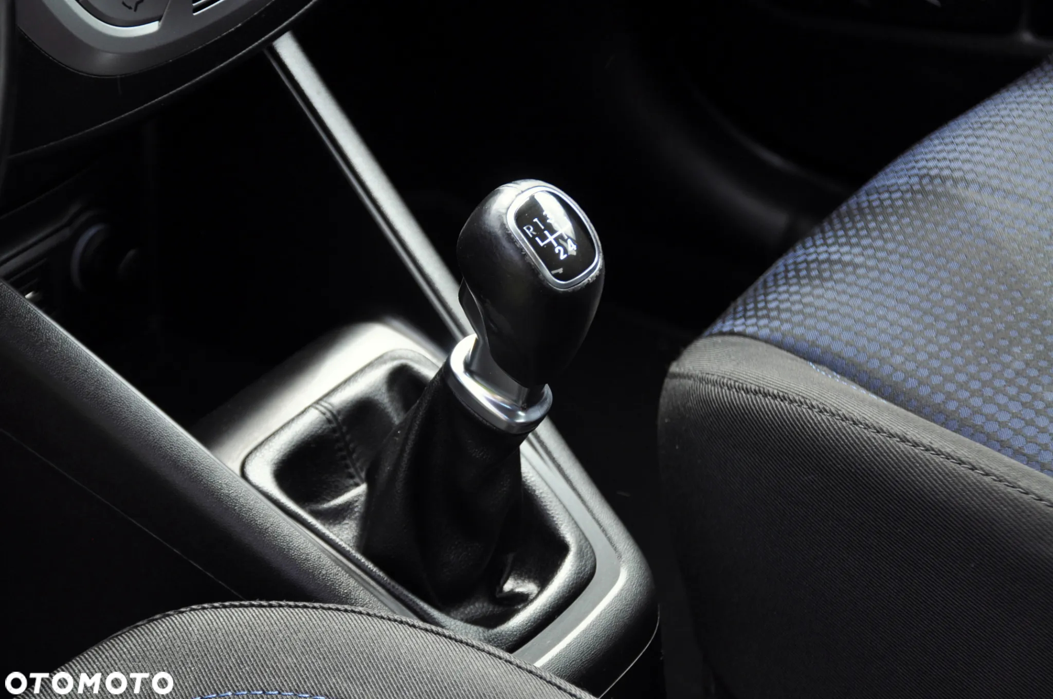Hyundai ix20 1.4 Premium - 34