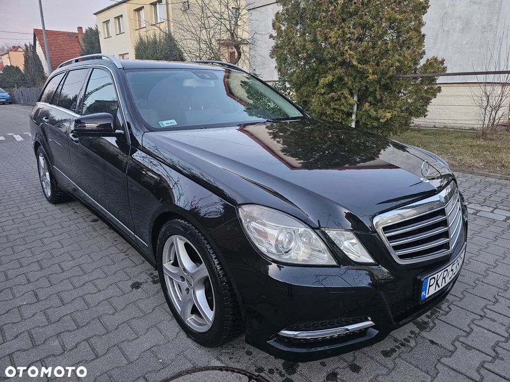 Mercedes-Benz Klasa E 200 CGI BlueEFFICIENCY 7G-TRONIC Avantgarde - 12
