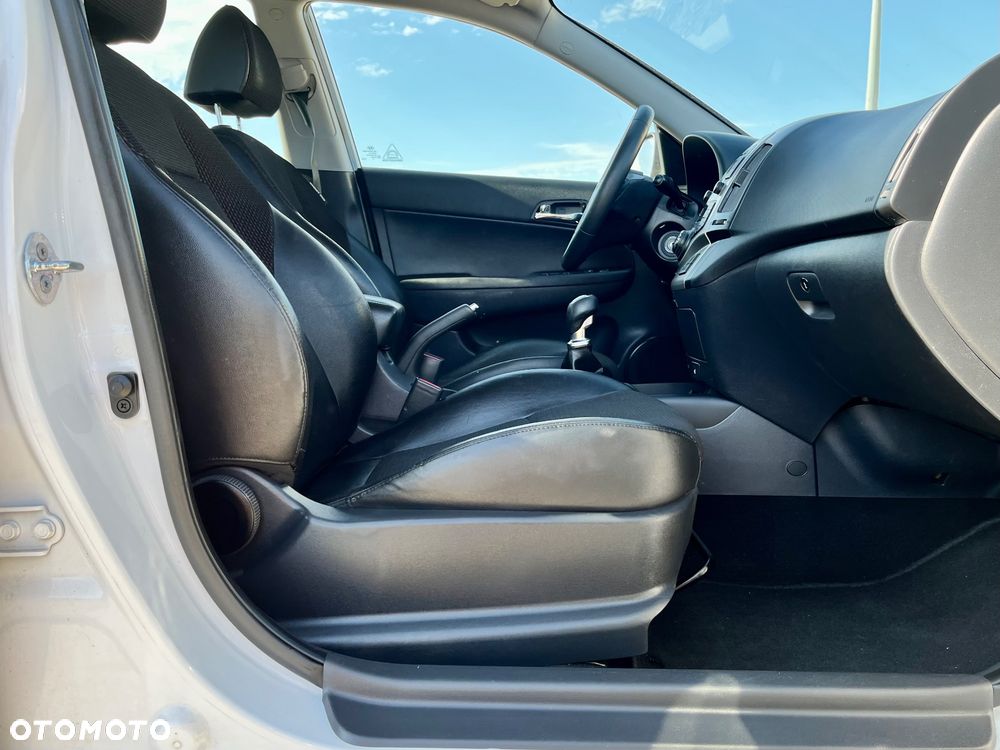 Hyundai i30 1.4 Team 08 - 8