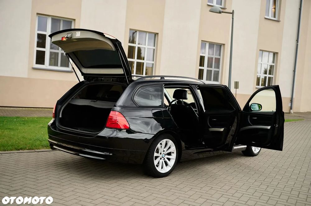 BMW Seria 3 318d DPF Touring Edition Sport - 18