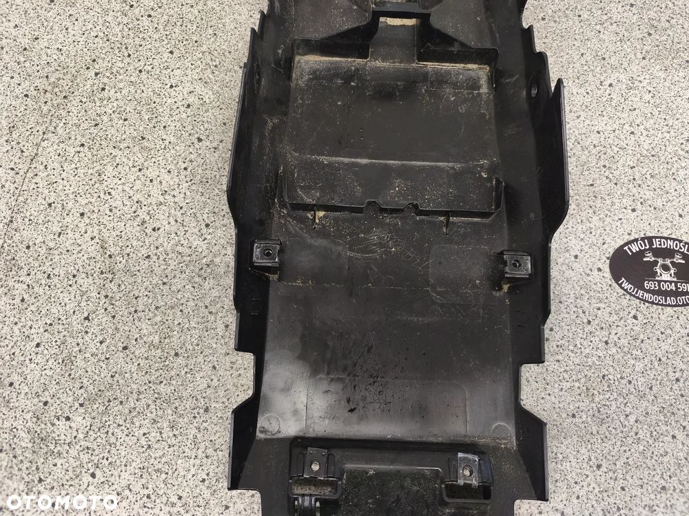 Nadkole, wypełnienie zadupka Triumph Trident 660 2022 - 4