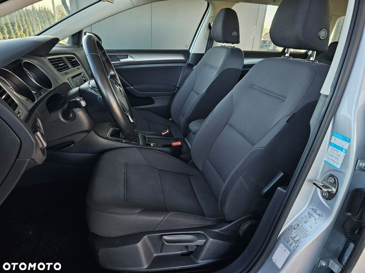 Volkswagen Golf - 23