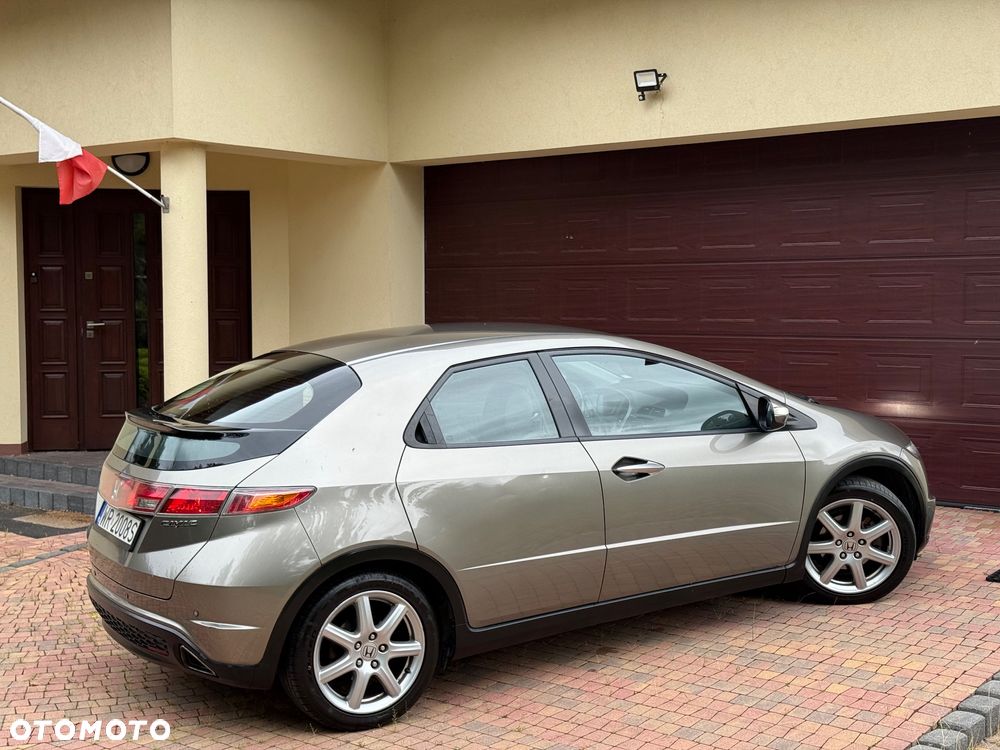 Honda Civic 1.8 Executive - 17