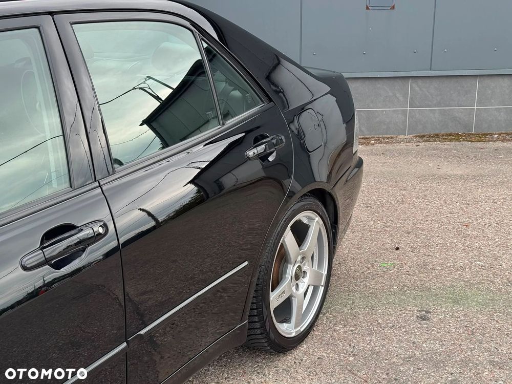 Lexus IS 200 - 10