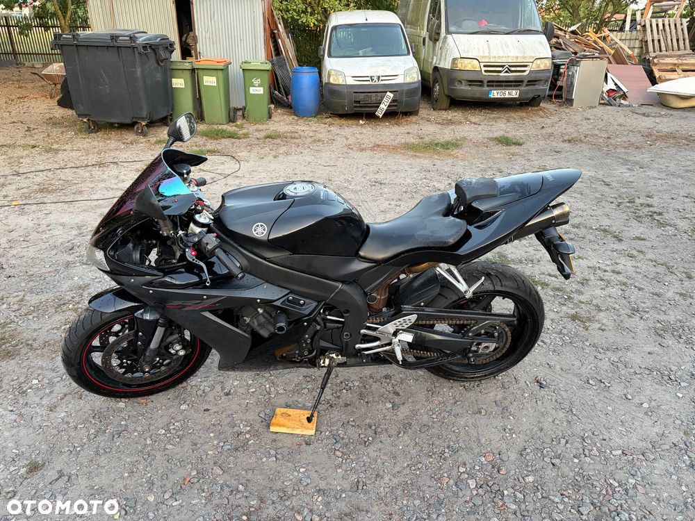 Yamaha R1 - 1