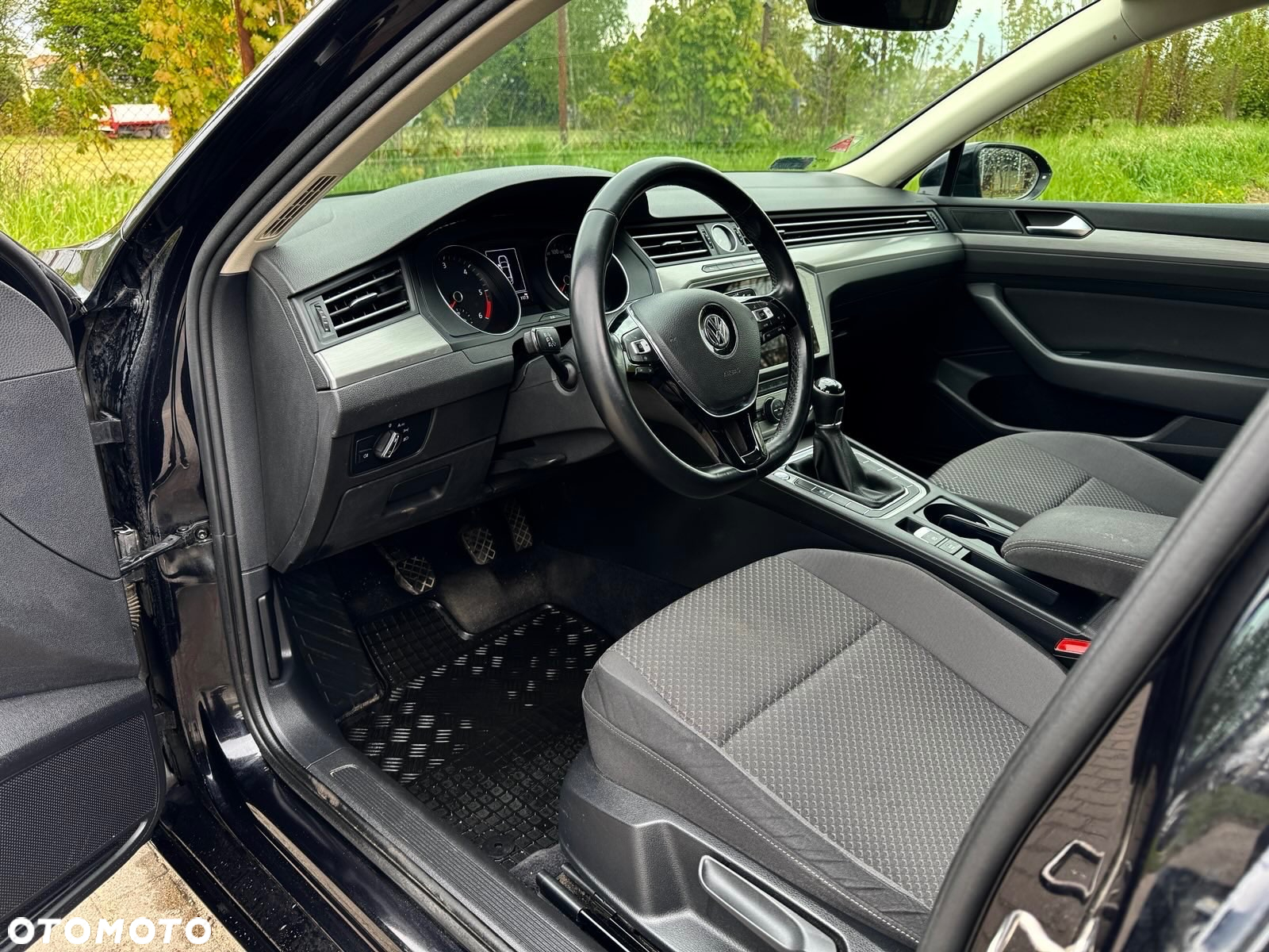 Volkswagen Passat 2.0 TDI SCR Comfortline - 29