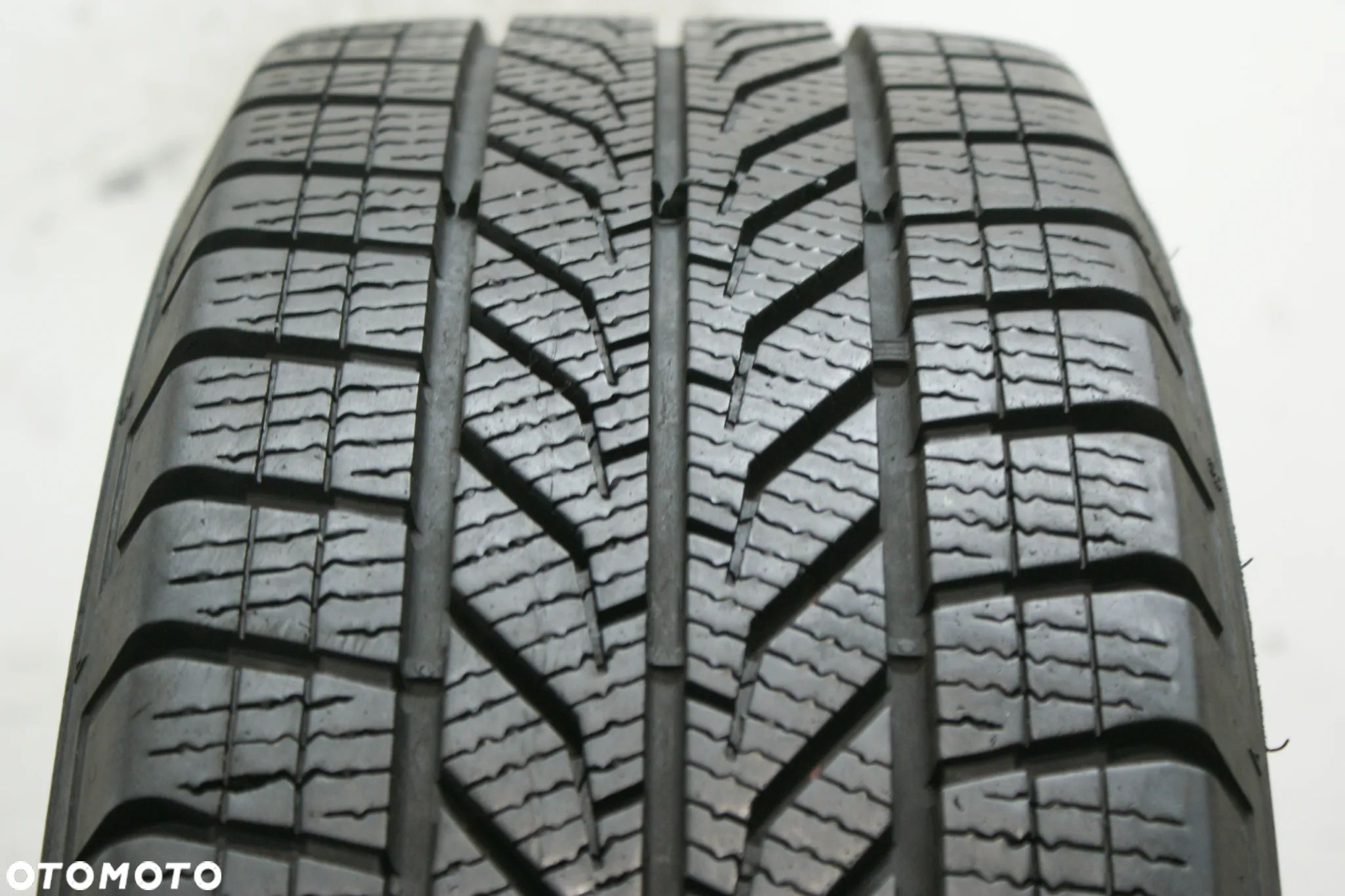 215/65R16C FULDA CONVEO TRAC 3 , 8,1mm 2022r A9603 - 1