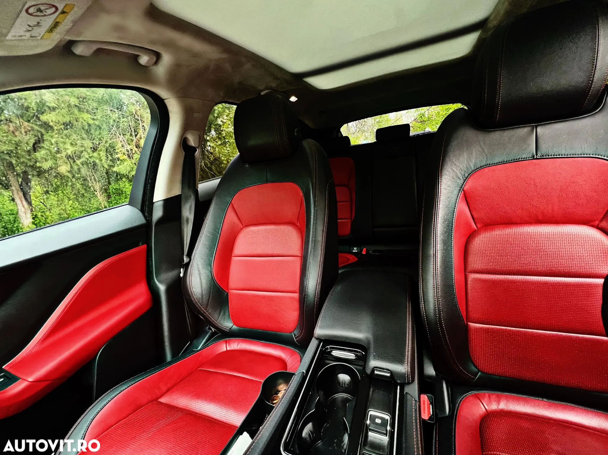 Jaguar F-Pace 20d AWD R-Sport - 12