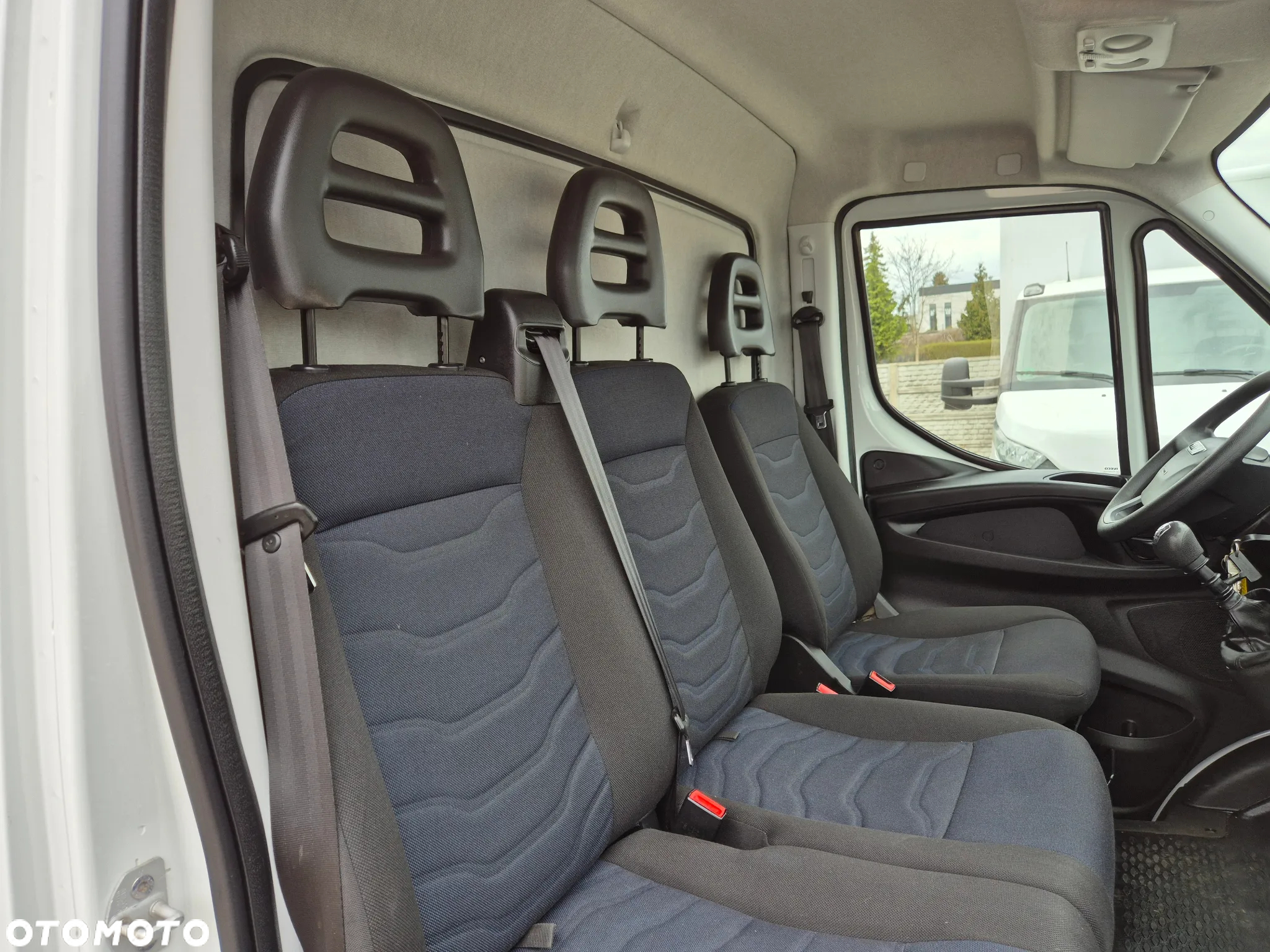 Iveco Daily 35C14, kontener, winda 750KG, bliźniaki - 14