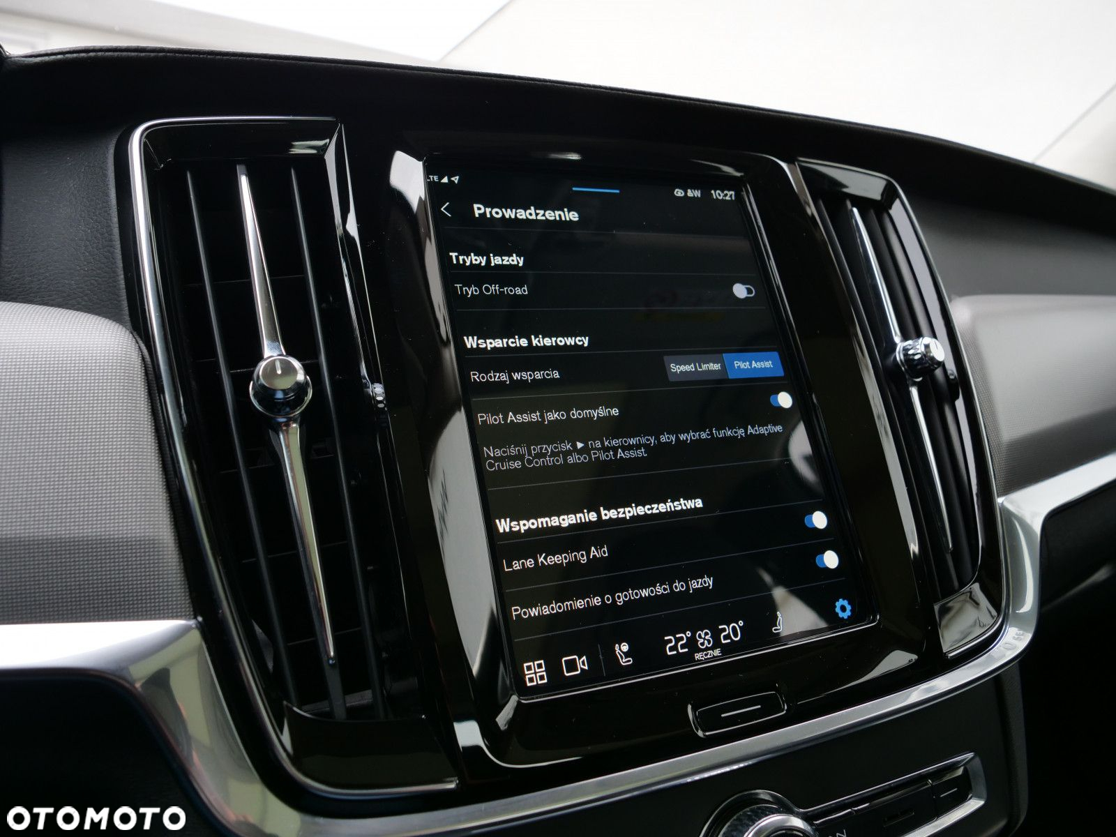 Volvo V90 Cross Country - 28