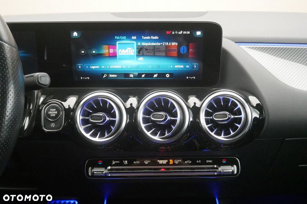 Mercedes-Benz GLA - 10