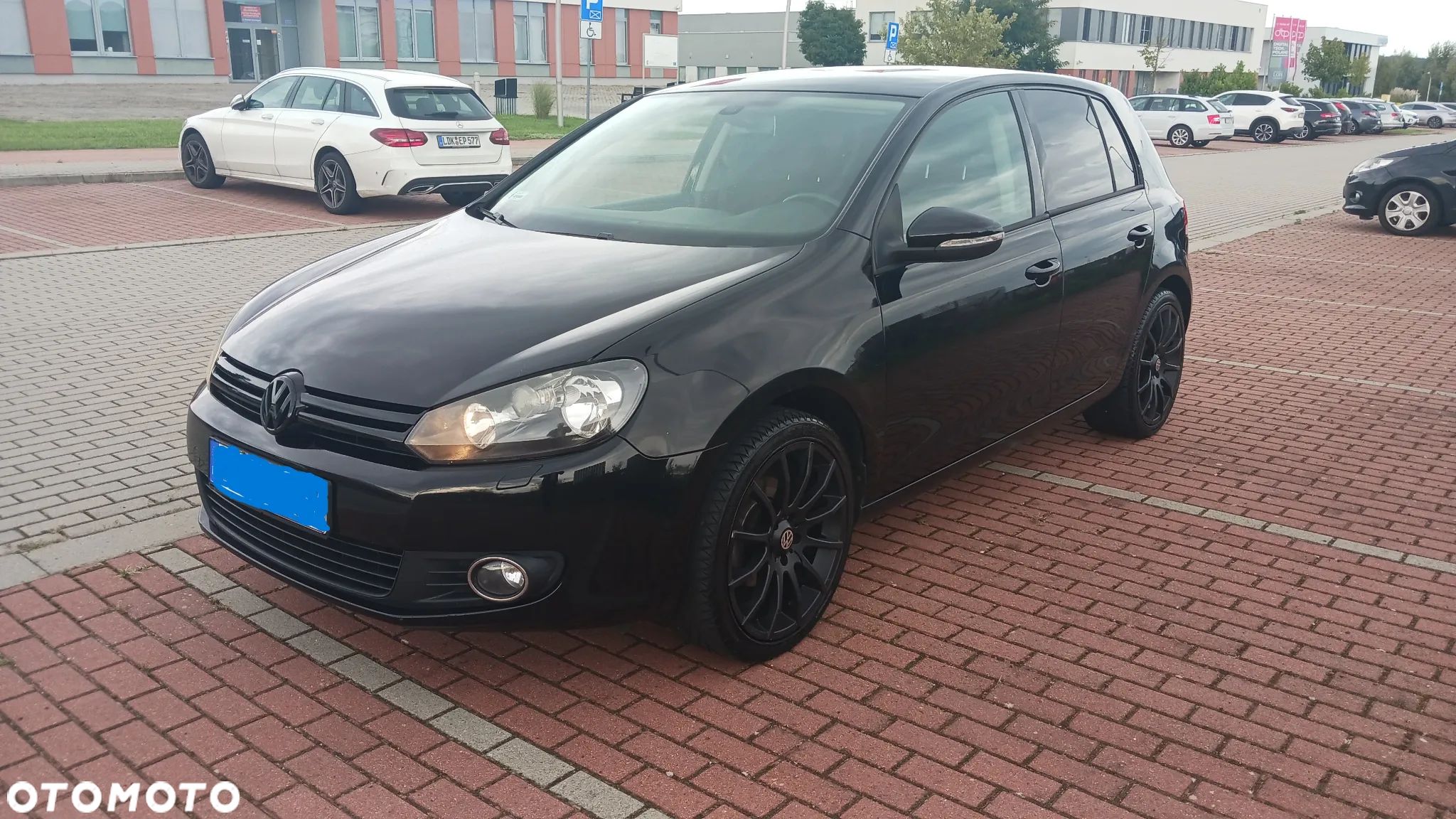 Volkswagen Golf - 1