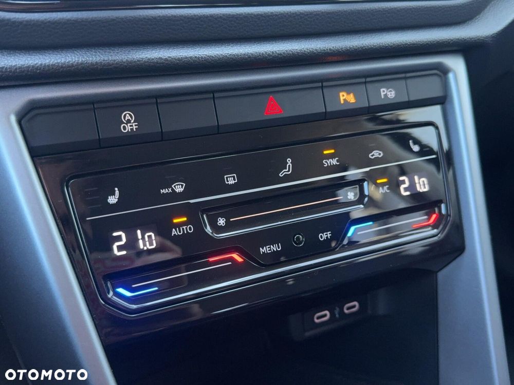 Volkswagen T-Roc - 19