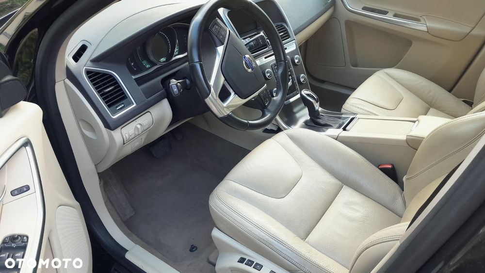 Volvo XC 60 D5 AWD Summum - 11