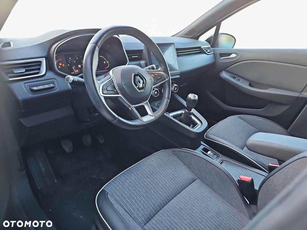 Renault Clio - 23