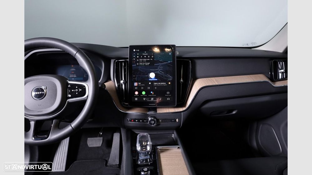 Volvo XC 60 2.0 T6 PHEV Plus Dark AWD - 11