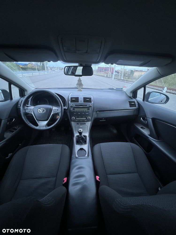Toyota Avensis - 5