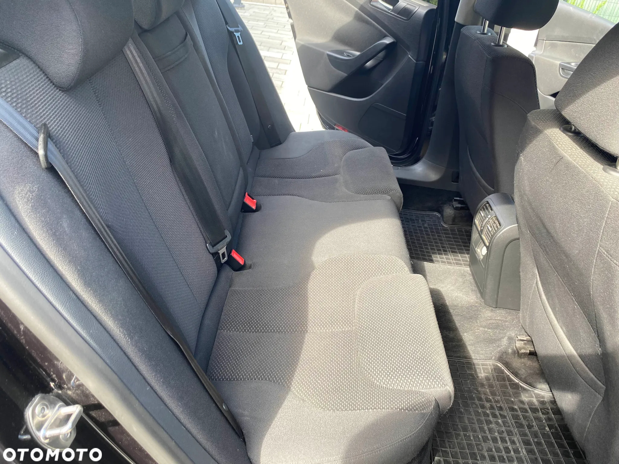 Volkswagen Passat 2.0 TDI Comfortline - 11