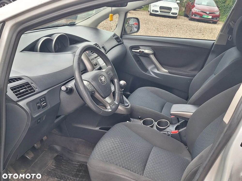 Toyota Verso 2.0 D-4D Life - 11