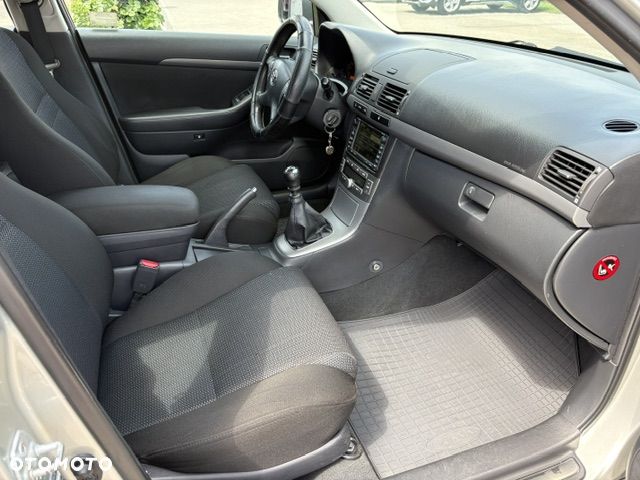 Toyota Avensis 2.2 D-4D Sol Platinium - 4