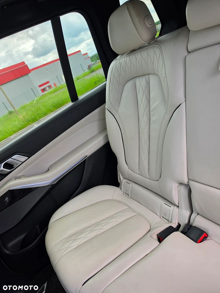 BMW X7 M50d sport - 20