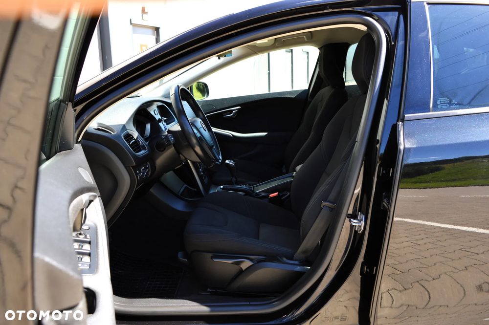 Volvo V40 T2 Momentum - 6