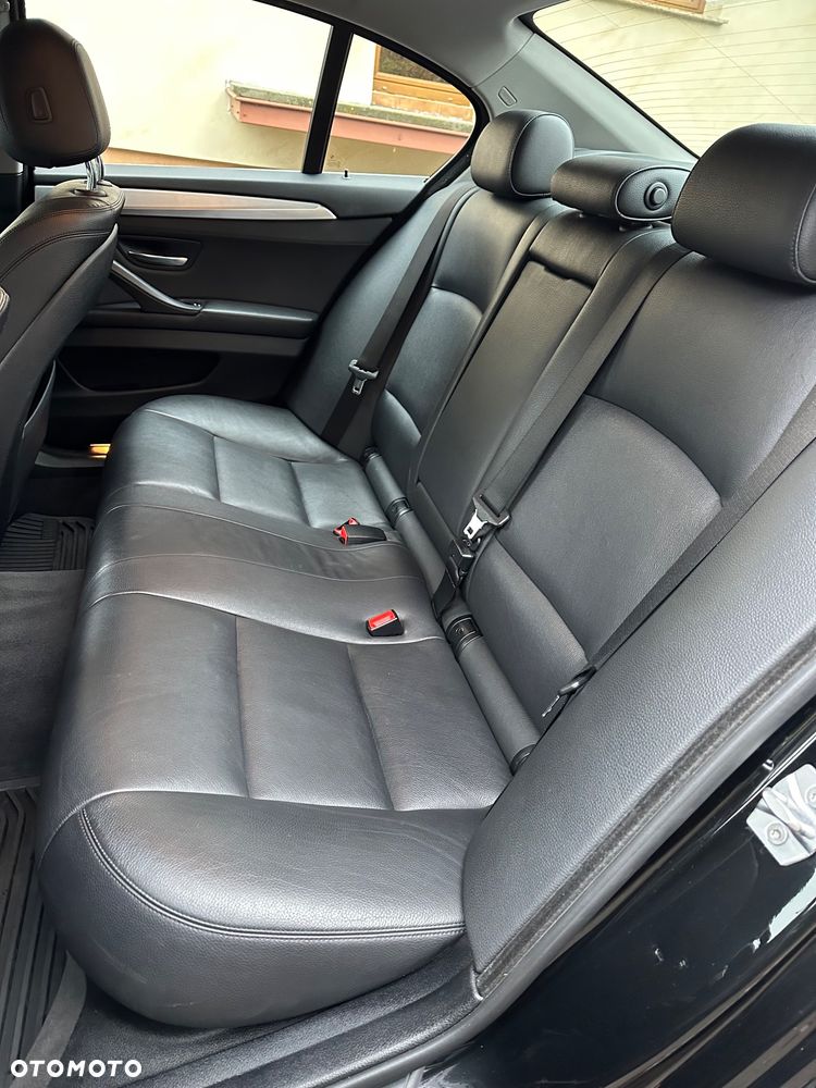 BMW Seria 5 520d xDrive Luxury Line - 17