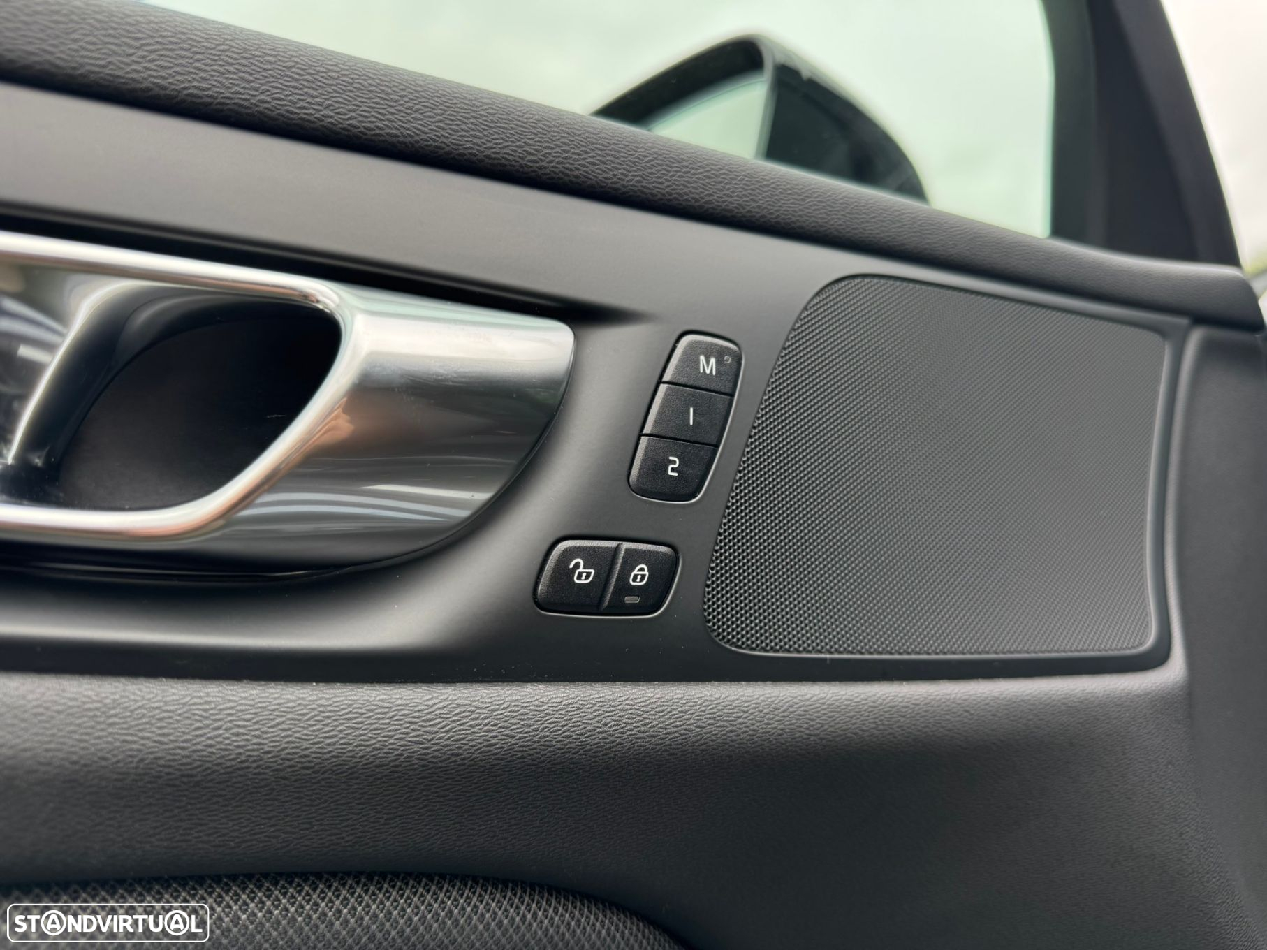Volvo V60 2.0 D3 R-Design Geartronic - 17