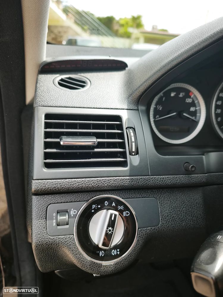 Mercedes-Benz C 200 Station CDI DPF BlueEFFICIENCY Avantgarde - 11