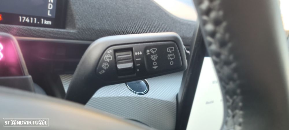 Ford Mustang Mach-E 75.7 kWh Base - 19