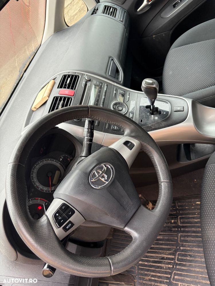 Toyota Auris 1.6 L Valvematic Multidrive S Luna - 5