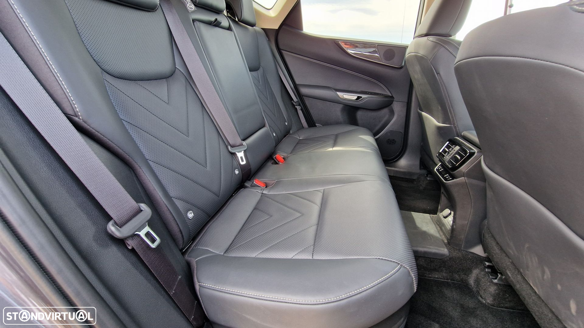 Lexus NX 450h+ Premium - 14