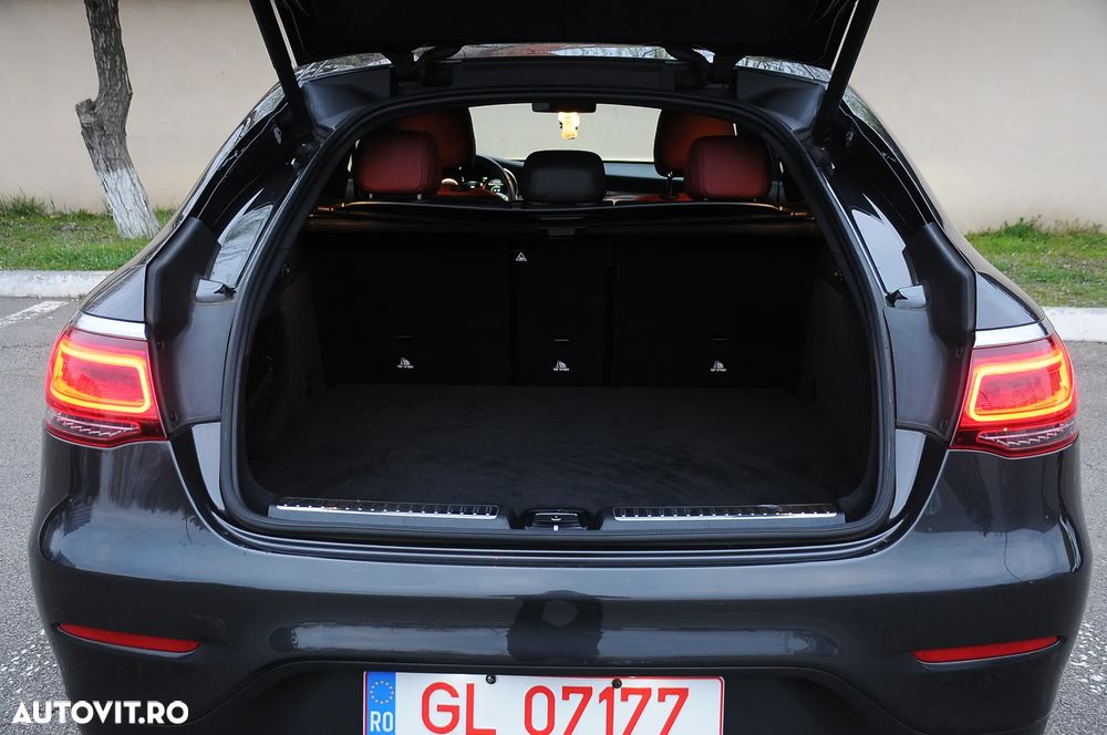 Mercedes-Benz GLC Coupe 300 4Matic 9G-TRONIC Exclusive - 39