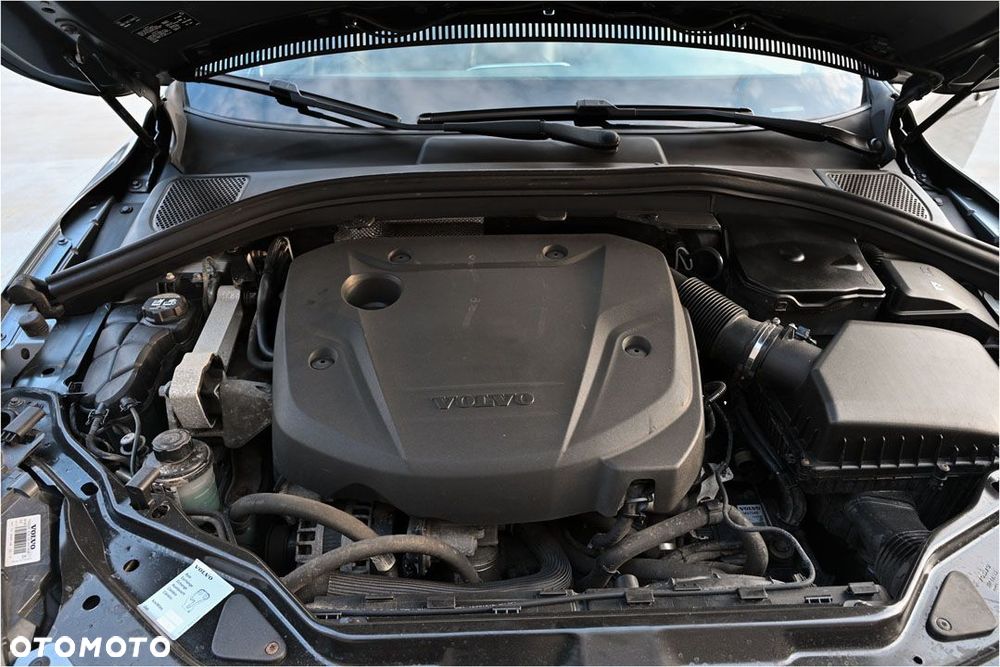 Volvo XC 60 D4 Drive-E R-Design Momentum - 27