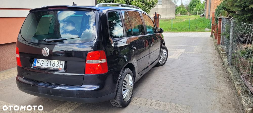 Volkswagen Touran 2.0 TDI DPF Trendline - 6