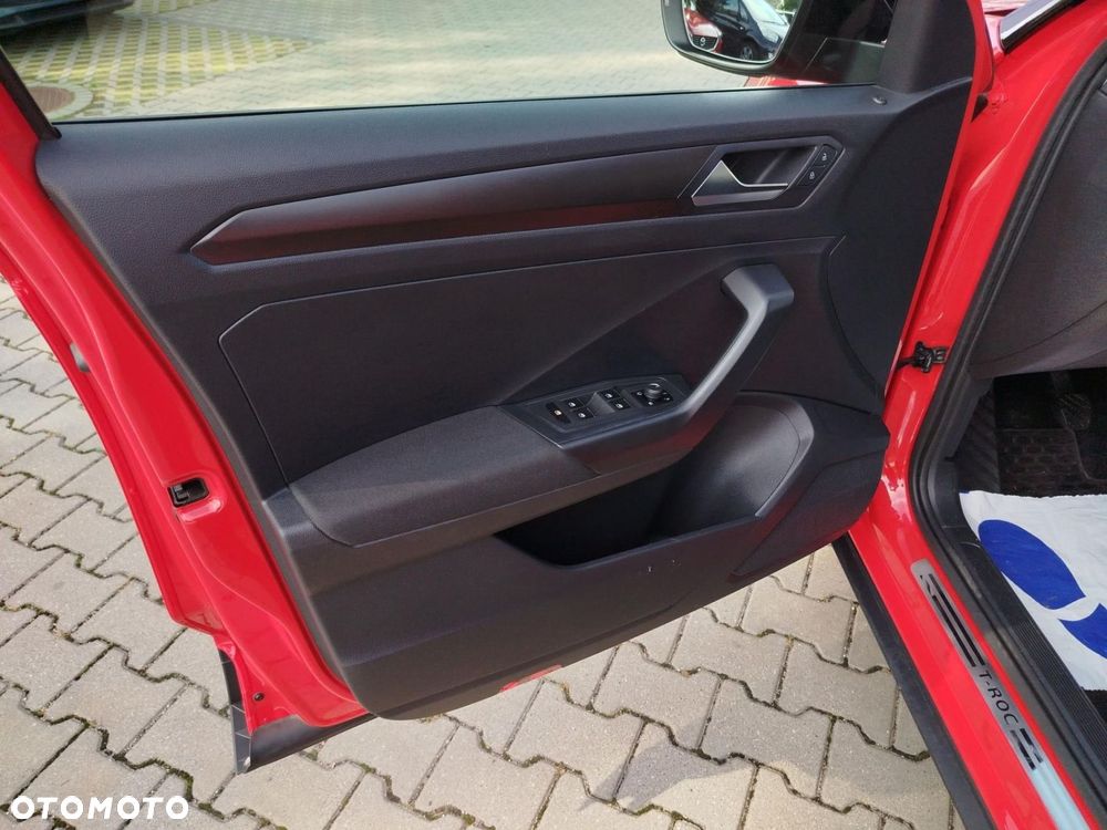 Volkswagen T-Roc - 11