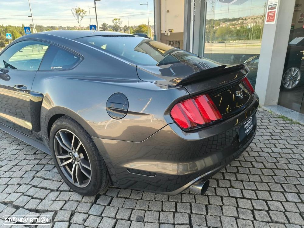 Ford Mustang - 10